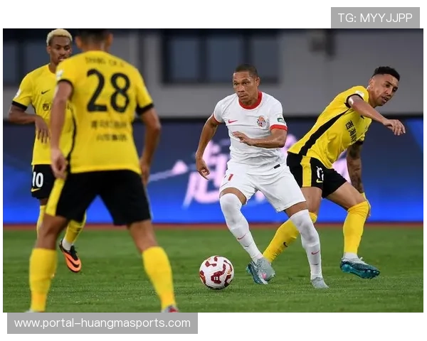 青岛德比1-1战平：海牛西海岸各进一球，同城较量激烈但未分胜负